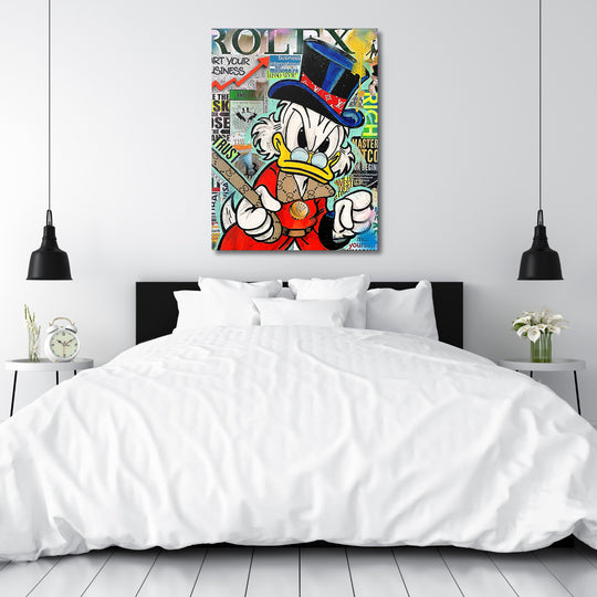Motivační pop art obraz na plátně do ložnice s Kačerem Skrblíkem, motiv peněz a luxusního životního stylu
