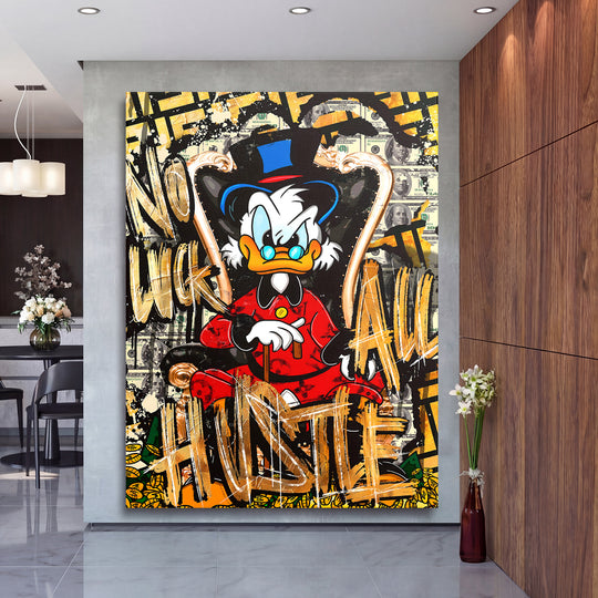 Motivační pop art obraz na plátně s Kačerem Skrblíkem a dolary zavěšený v moderním obývacím pokoji