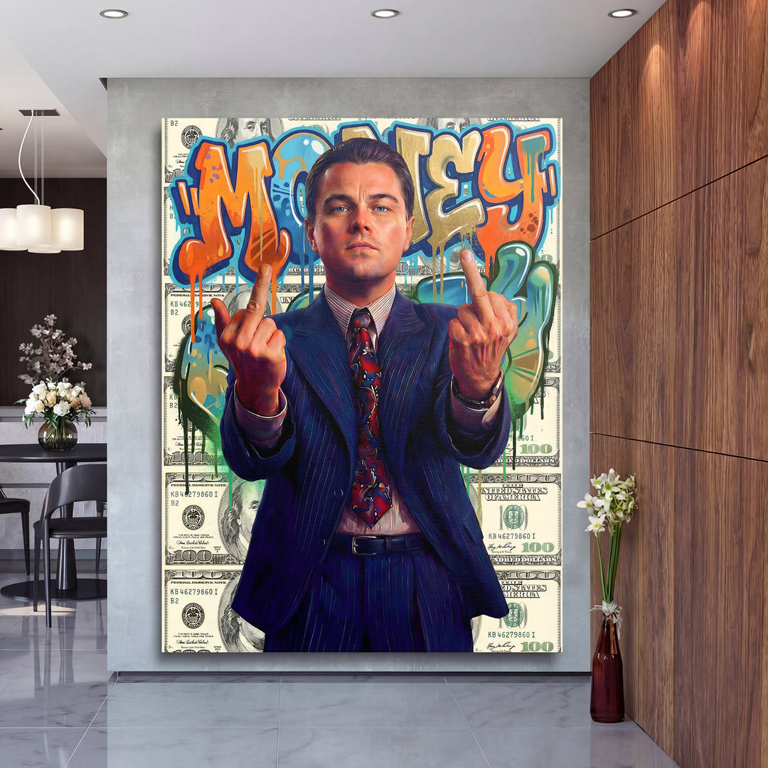 Motivační obraz Vlk z Wall Street s graffiti MONEY a dolary na velké stěně v moderním interiéru