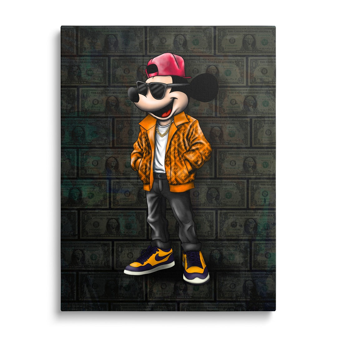 Pop art obraz Mickey Mouse ve streetwearu s oranžovou bundou, fialovo žlutými teniskami a dolarovým pozadím front view