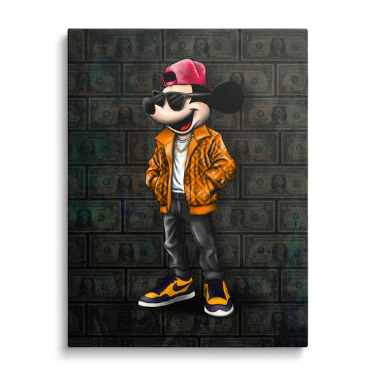 Pop art obraz Mickey Mouse ve streetwearu s oranžovou bundou, fialovo žlutými teniskami a dolarovým pozadím front view