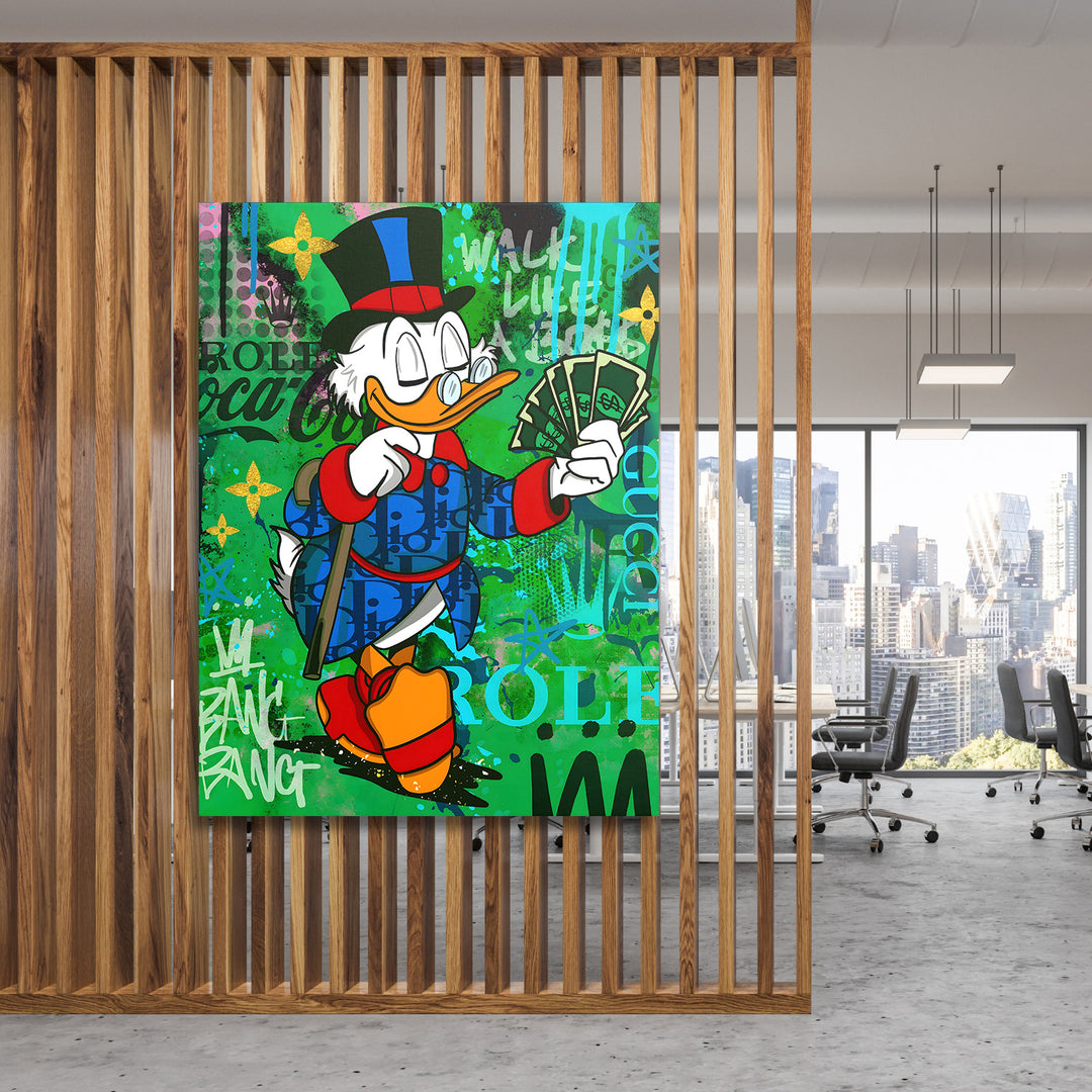 Motivační pop art obraz na plátně s Kačerem Skrblíkem a penězi v moderní kanceláři