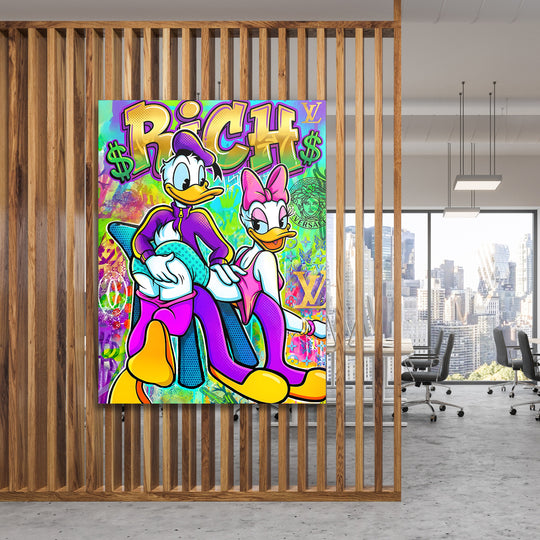 Luxusní pop art obraz na zeď do kanceláře s Donaldem a Daisy, graffiti RICH, dolarovými znaky a motivem Versace