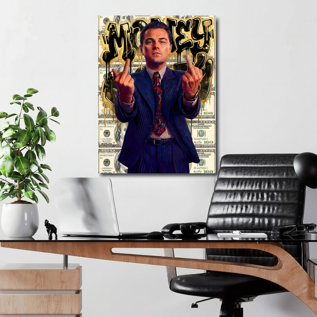 Pop art obraz na zeď v kanceláři, postava s prostředníčky před dolarovými bankovkami a graffiti nápisem Money