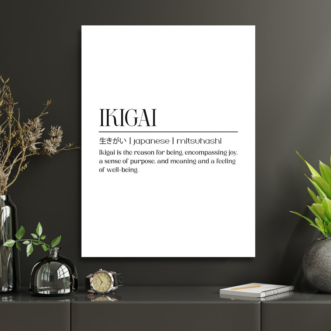 Motivační obraz na plátně s citátem Ikigai v minimalistickém pracovním koutě home office