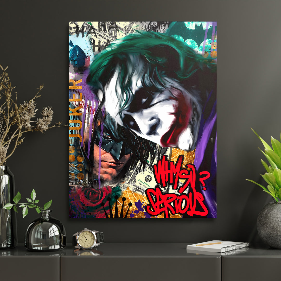 Pop art obraz na plátně s Jokerem a Batmanem v street art stylu zavěšený nad komodou v tmavém interiéru