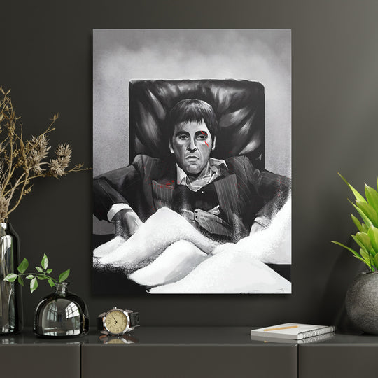 Motivační pop art obraz na plátně mafián v křesle, černobílý portrét s červeným akcentem v moderním interiéru