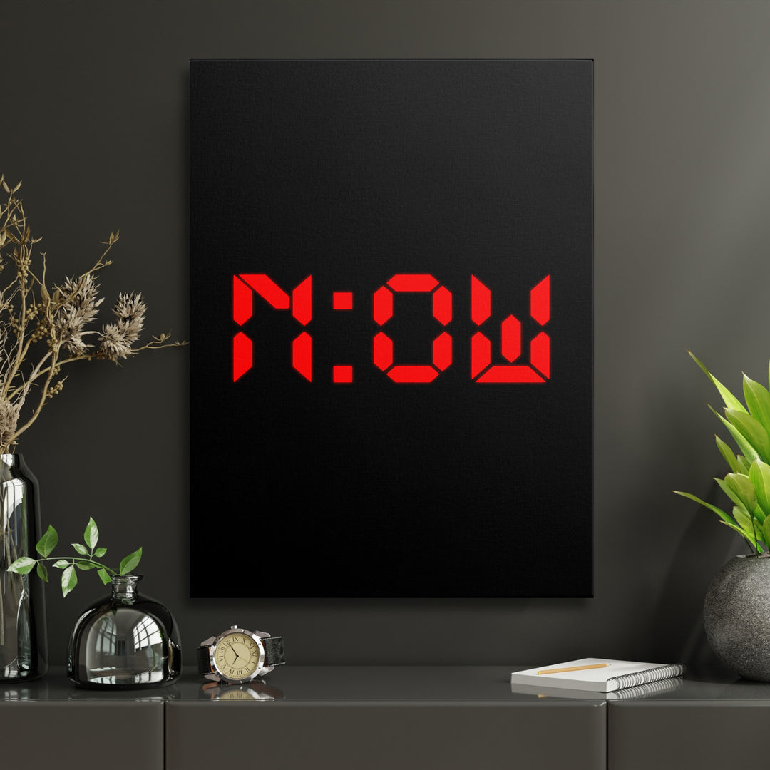 Motivační obraz na plátně s červeným nápisem NOW v minimalistické pracovně home office