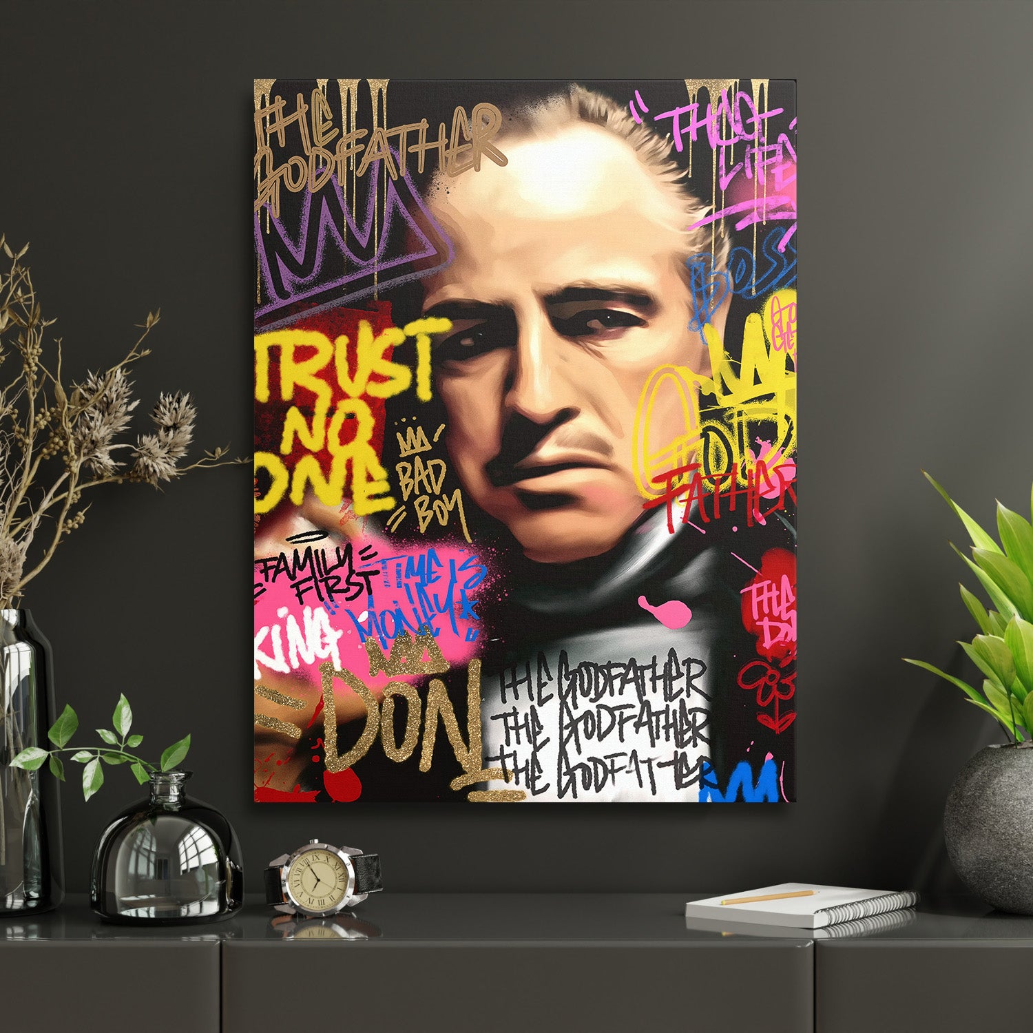 Pop art obraz na zeď do kanceláře s portrétem Dona Corleone ve street art stylu a graffiti nápisem trust no one
