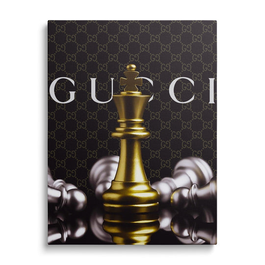 Motivační obraz královské šachové figurky s pozadím Gucci