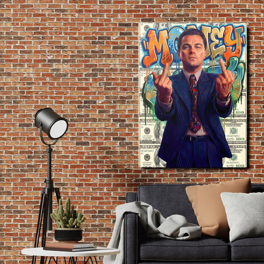 Motivační pop art obraz Vlk z Wall Street s dolary a graffiti MONEY na cihlové stěně