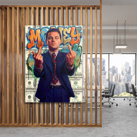 Pop art obraz Vlk z Wall Street s graffiti MONEY na dřevěné stěně v kanceláři