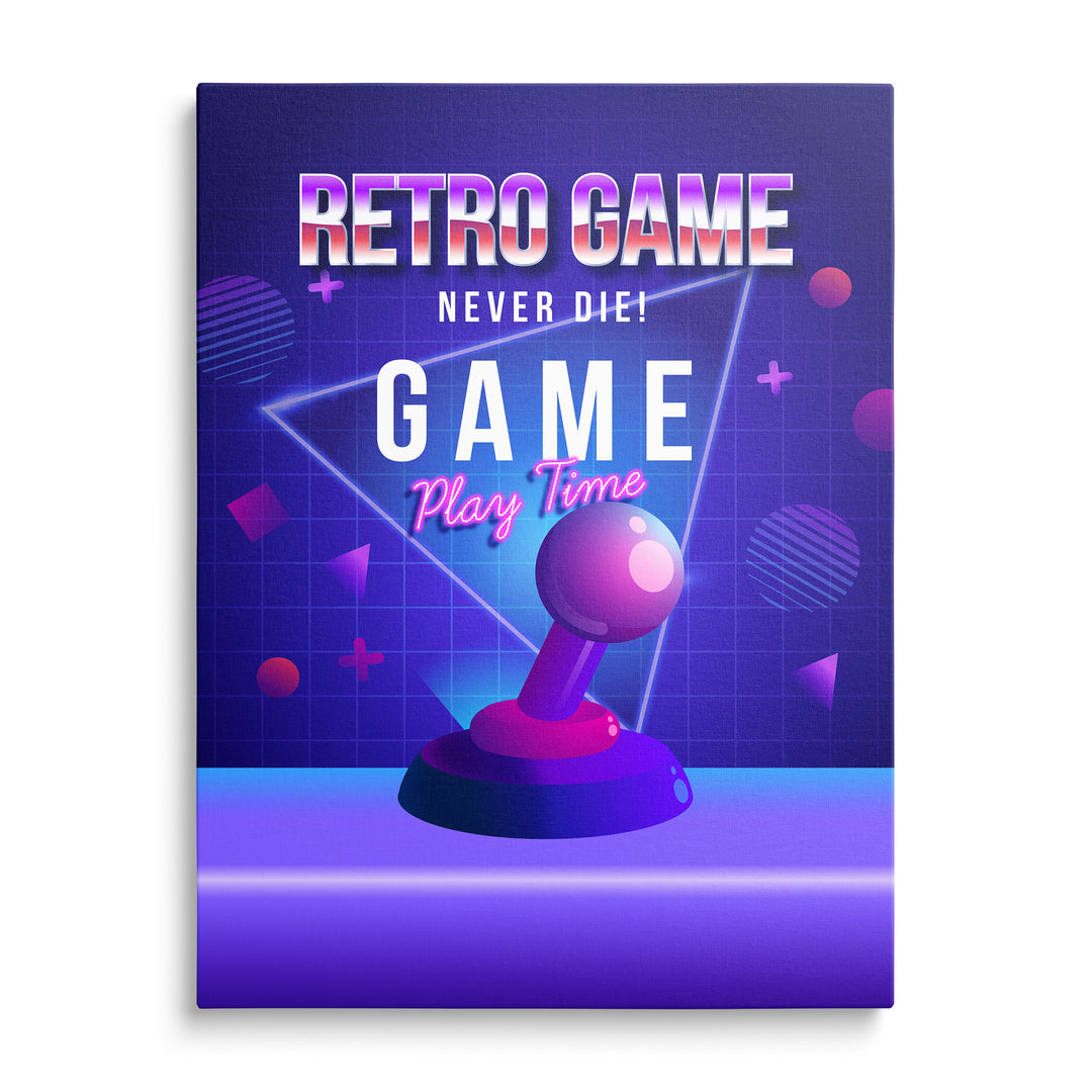 Růžový joystick pod nápisem Retro Game na fialovém geometrickém pozadí