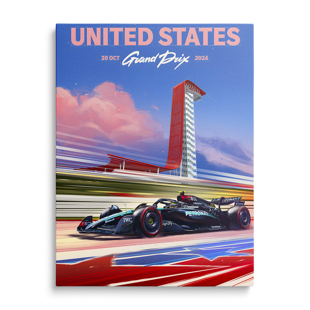 Monopost Mercedes před věží okruhu na obraze United States Grand Prix
