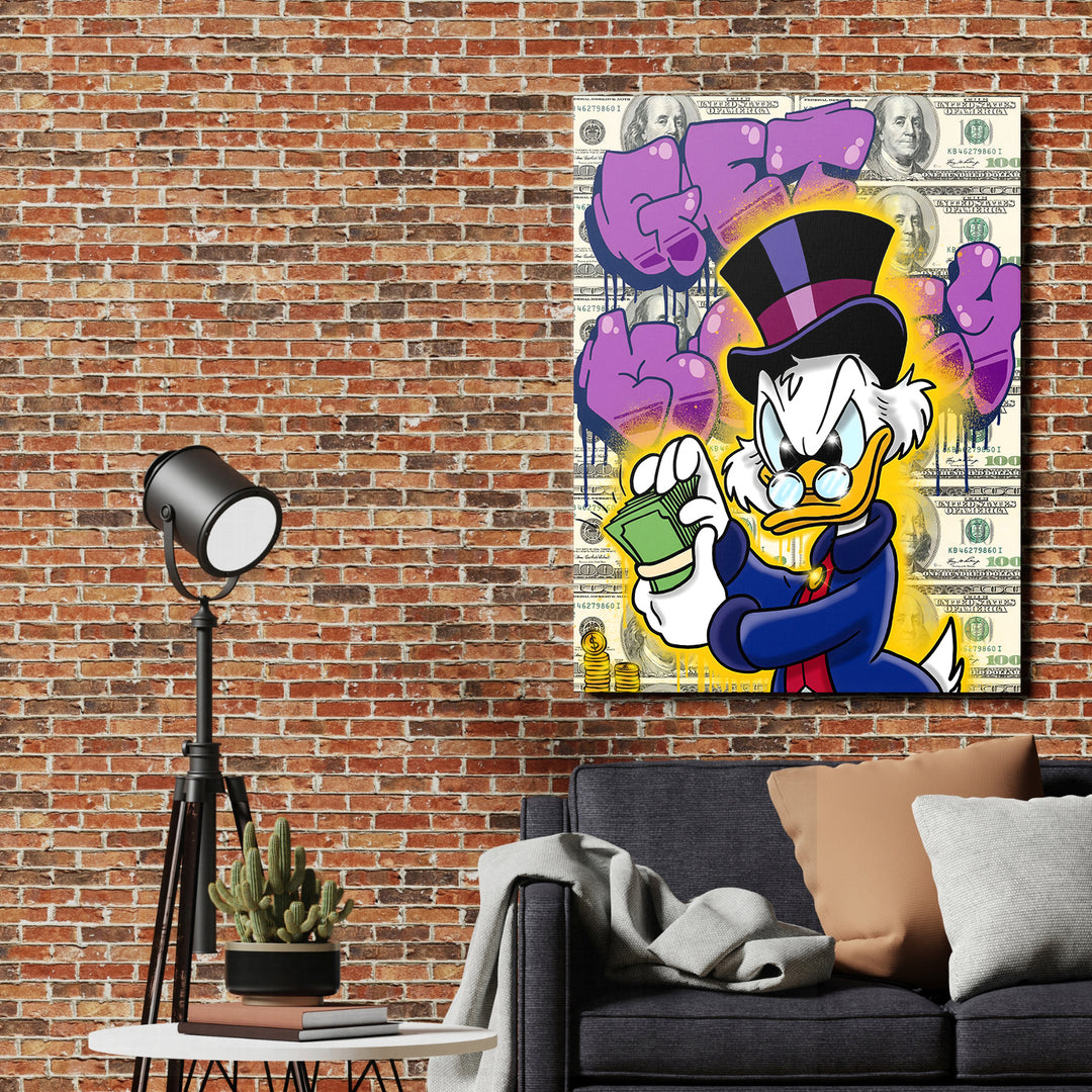 Motivační obraz Kačer Skrblík · Zelené bankovky – mockup na cihlové stěně.