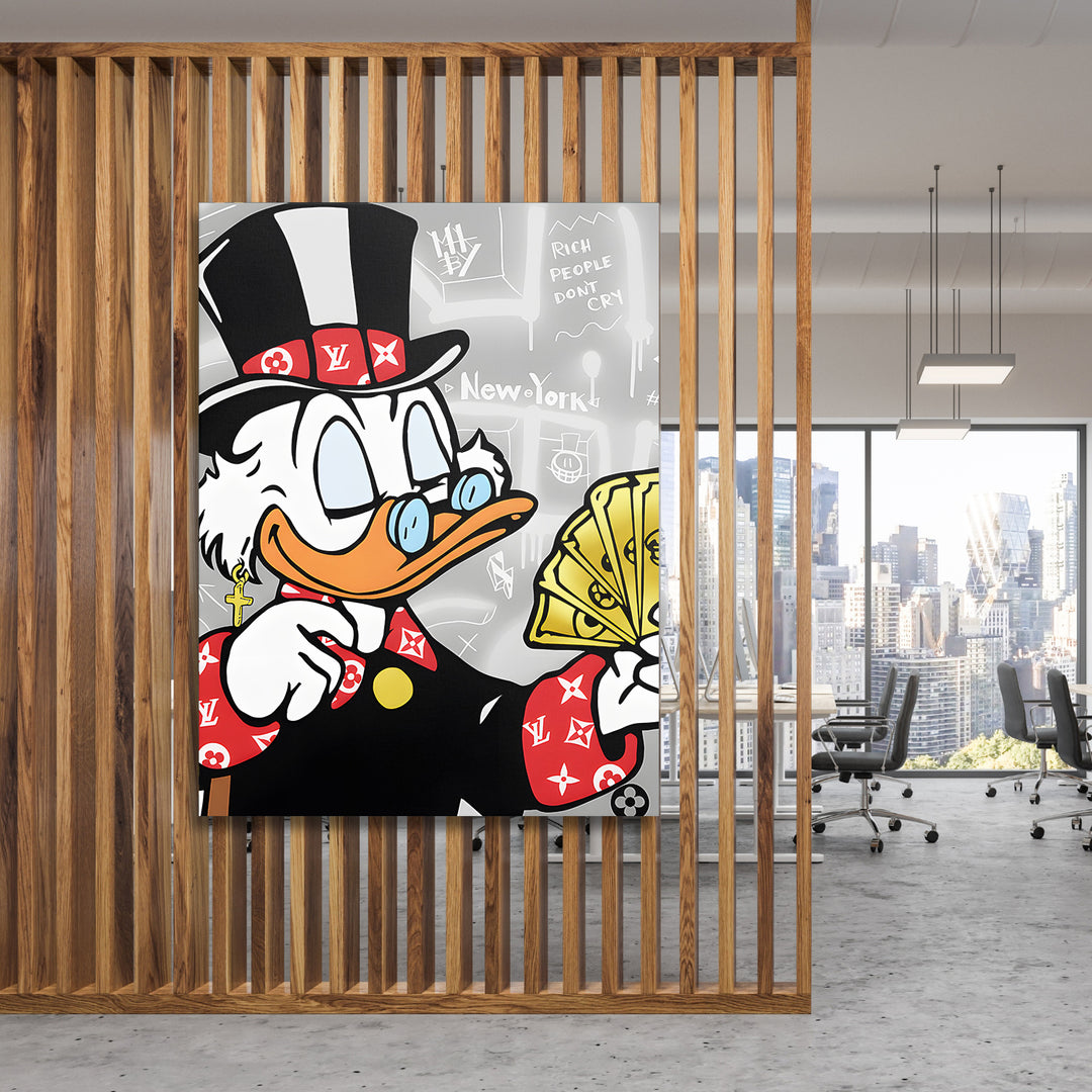 Motivační obraz Kačer Skrblík · New York LV – mockup na dřevěné stěně.